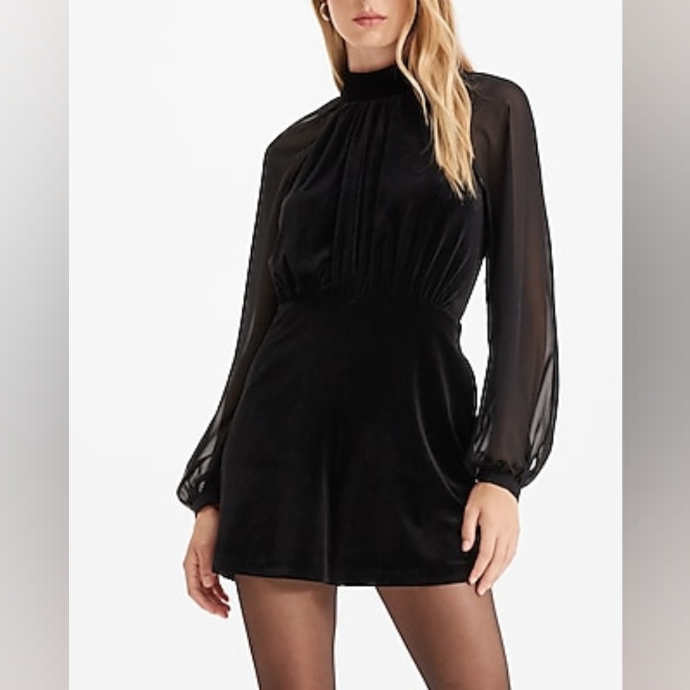 Express Velvet Mock Neck Long Sleeve Romper Size Medium NWOT
